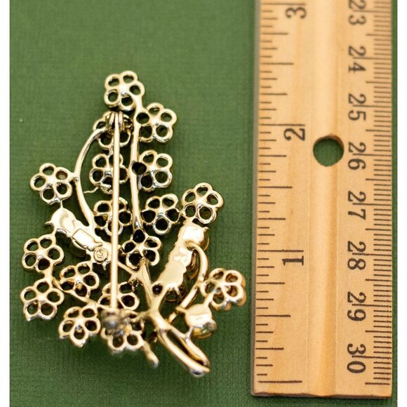 Vintage Victorian Gold Tone Floral Rhinestone Brooch K1 - Picture 2 of 2